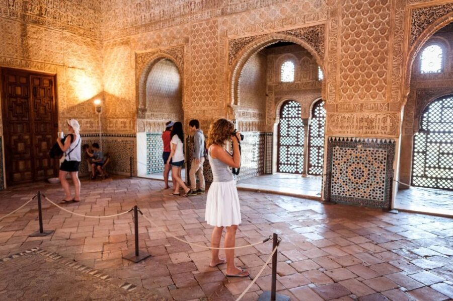 Fast-Track Alhambra & Nasrid Palaces Guided Tour - Key highlights at a glance