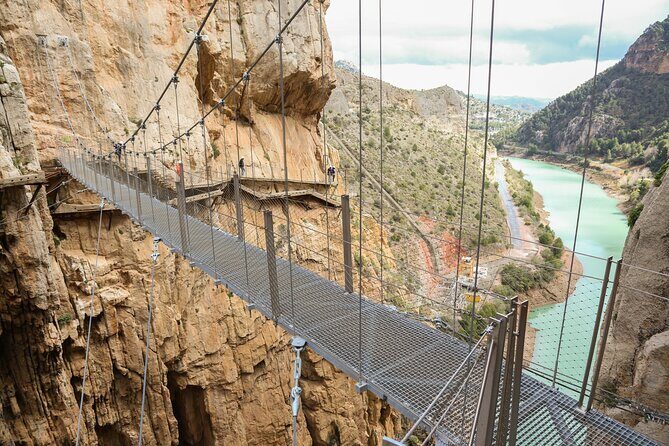 From Granada: Caminito del Rey Guided Tour & Guaranteed Tickets - Meeting point in central Granada and how the day actually runs