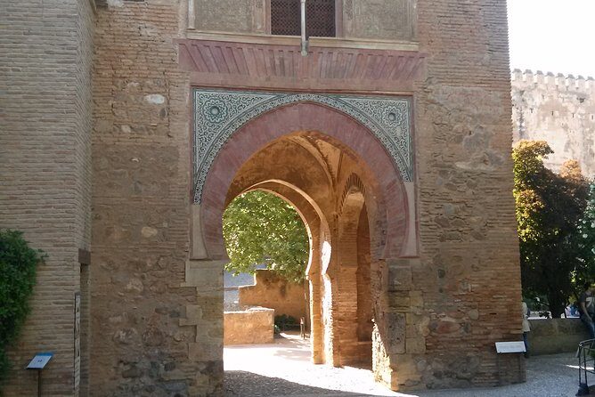 Going to Alhambra? 3 hrs Private Tour! Skip the long lines to visit the Alhambra - Who should book this private Alhambra tour?