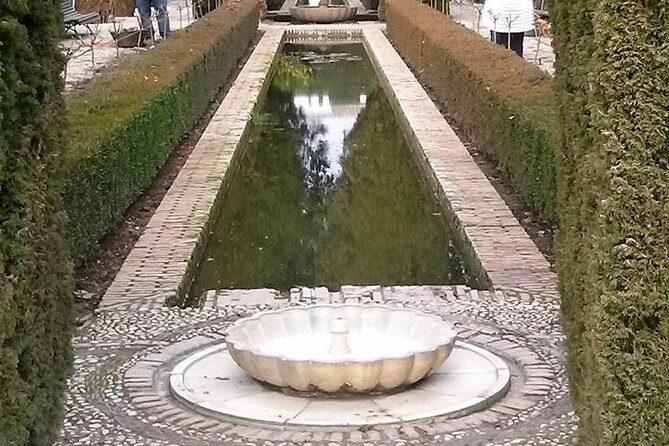 Going to Alhambra? 3 hrs Private Tour! Skip the long lines to visit the Alhambra - Should you book this tour or build your own Alhambra day?