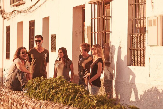 Golden Hour in Granada: Sunset Walking Tour with Play Granada - Mezquita Mayor de Granada (Stop 3): A Major Landmark on the Route