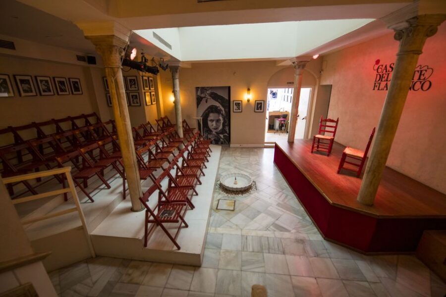 Granada: 1-Hour Traditional Flamenco Show - Key things to know before you go