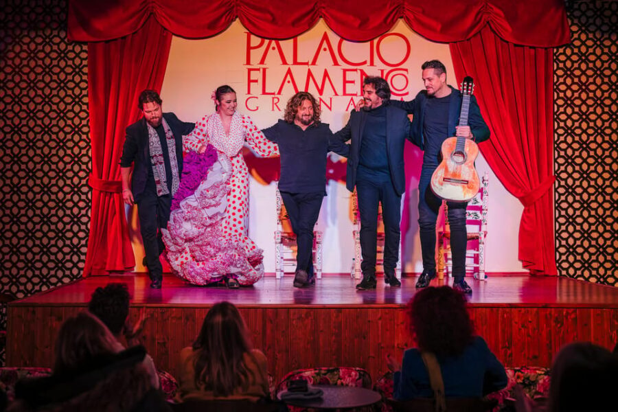 Granada: 1-Hour Traditional Flamenco Show at Palacio - Key things to know before you go
