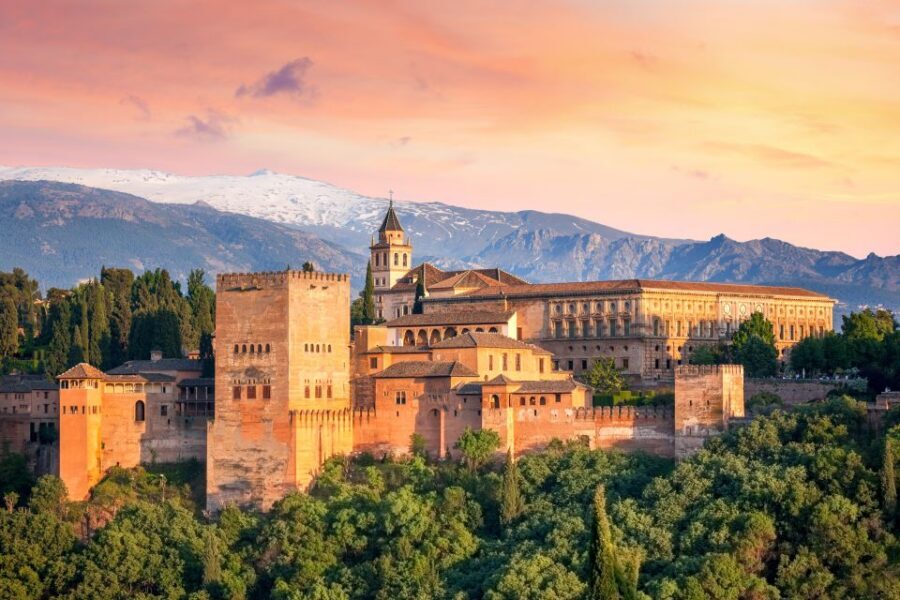 Granada: 3-Hour Alhambra and Generalife Gardens Guided Tour - Quick hits before you go