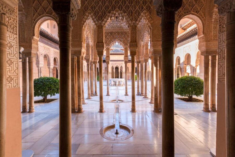 Granada: 3-Hour Alhambra and Generalife Gardens Guided Tour - Why the Alhambra in 3 hours works (and who it’s best for)