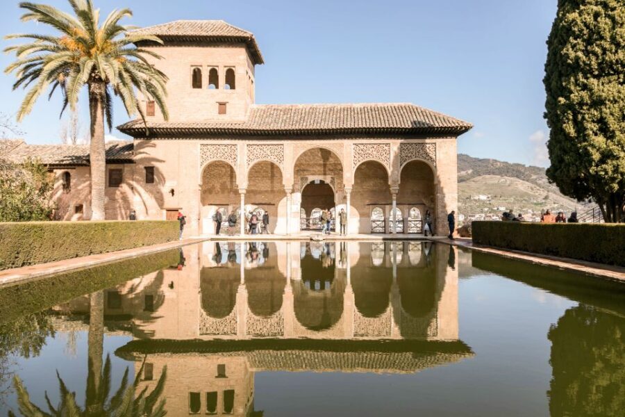 Granada: 3-Hour Alhambra and Generalife Gardens Guided Tour - Timing reality: capacity limits and why you shouldn’t stack plans