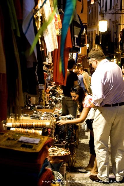 Granada Albaicín: 2.5-Hour Tapas & Drinks Walking Tour - Languages and Real-World Communication in English and Spanish