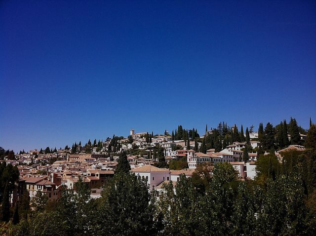 Granada Albaicín: 2.5-Hour Tapas & Drinks Walking Tour - Meeting Point at Marquis Hotels Issabel’s: Getting Oriented Fast