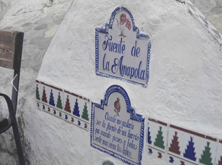 Granada: Albaicín and Sacromonte 2.5-Hour Walking Tour - Earned Alhambra Views: Photo Stops That Actually Mean Something