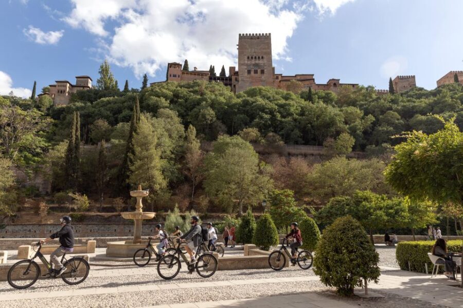 Granada: Albaicin and Sacromonte E-Bike Tour - Key points to know before you go
