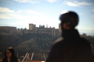 Granada: Albaicin and Sacromonte E-Bike Tour - Meeting in the City Center Without Stress