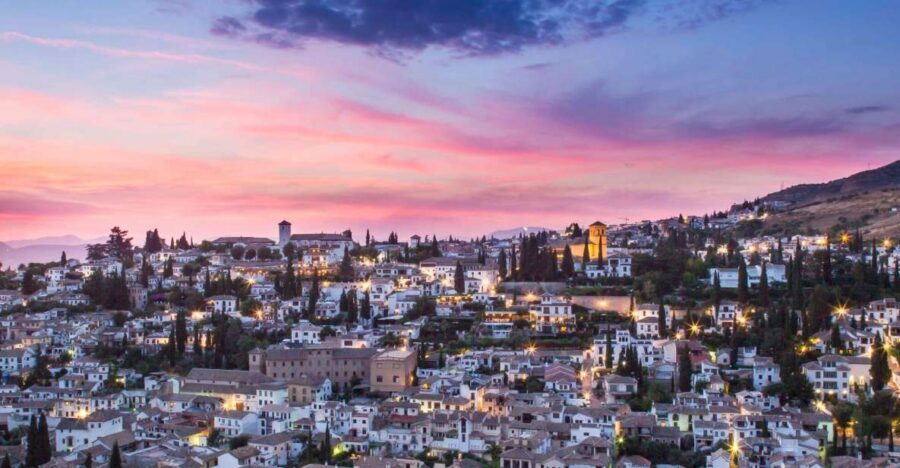 Granada: Albaicin and Sacromonte Evening Walking Tour - Plaza San Miguel Bajo: small square, big atmosphere