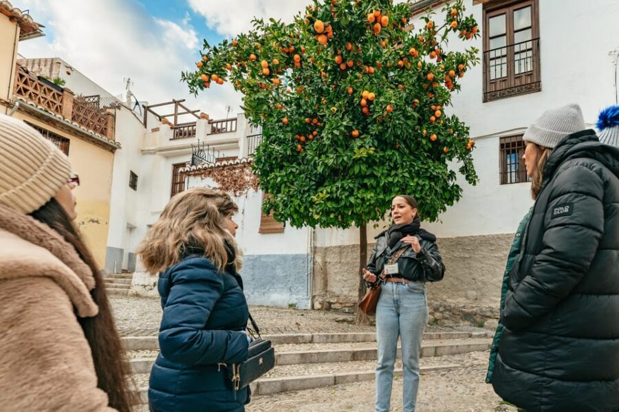 Granada: Albaicín and Sacromonte Guided Sunset Walking Tour - Albaicín’s UNESCO streets: why getting lost on purpose is the point
