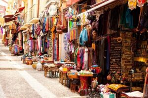 Granada: Albaicin and Sacromonte Private Tour - Plaza Nueva: where your bearings click fast