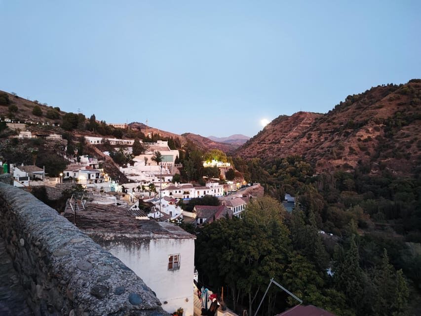 Granada: Albaicín and Sacromonte Sunset Tour & Flamenco Show - Tablao Flamenco La Alborea: a full hour of Granada’s flamenco