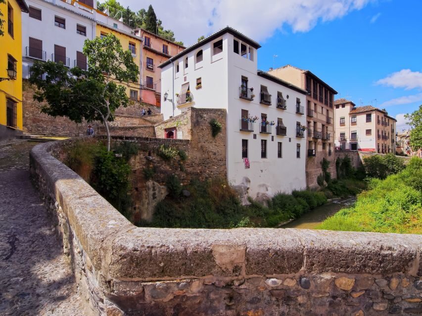 Granada: Albaicín and Sacromonte Walking Tour - Cuesta del Chapiz and Paseo de los Tristes: the walk gets quieter, the views keep coming