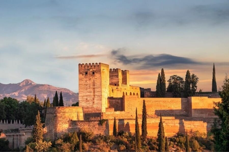 Granada : Albayzin and Sacromonte Walking Tour - Key Things I’d Focus On