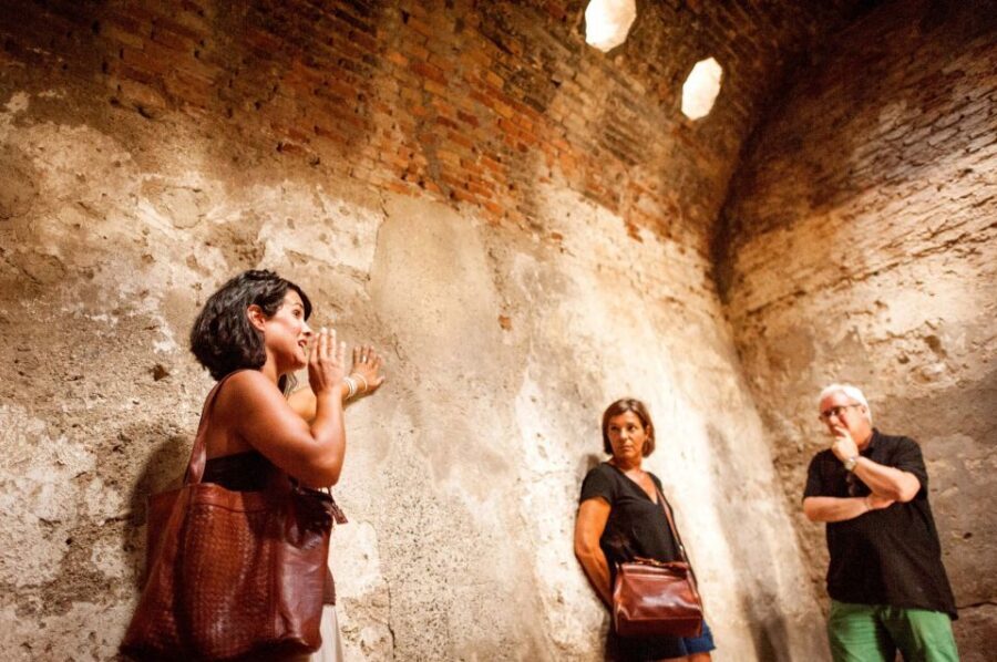 Granada: Albayzin and Sacromonte Walking Tour - Flamenco origins: how to listen to the story, not just the sound