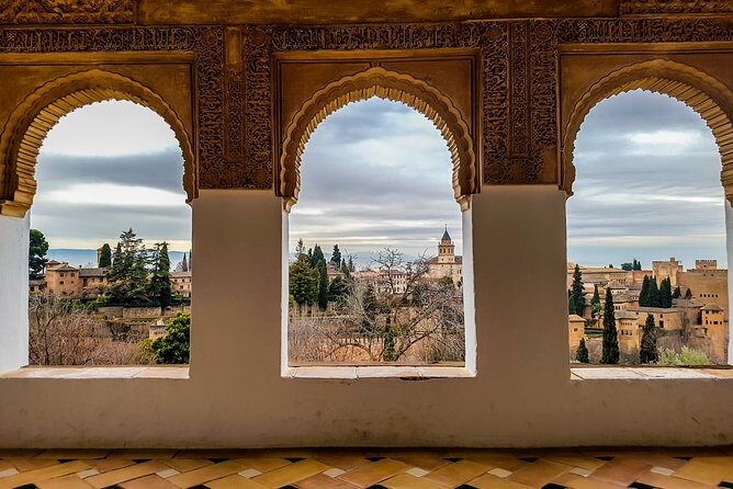 Granada: Alhambra, Albaicin and Sacromonte Guided Tour - Why This Alhambra + Albaicín/Sacromonte Combo Makes Sense