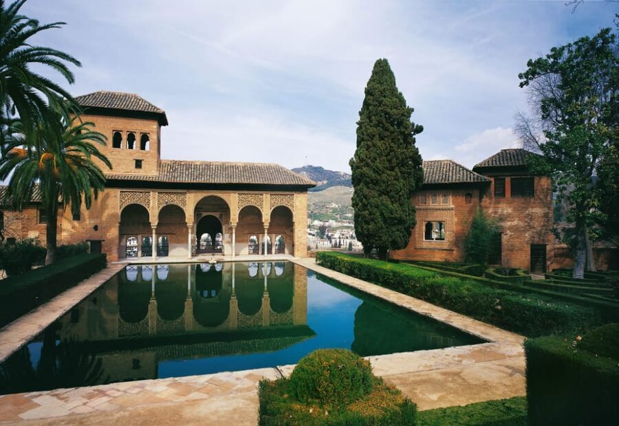 Granada: Alhambra, Alcazaba, and Nasrid Palaces Tour - Nasrid Palaces: Sultan’s Home, Ambassador Room, and the Patio Moments