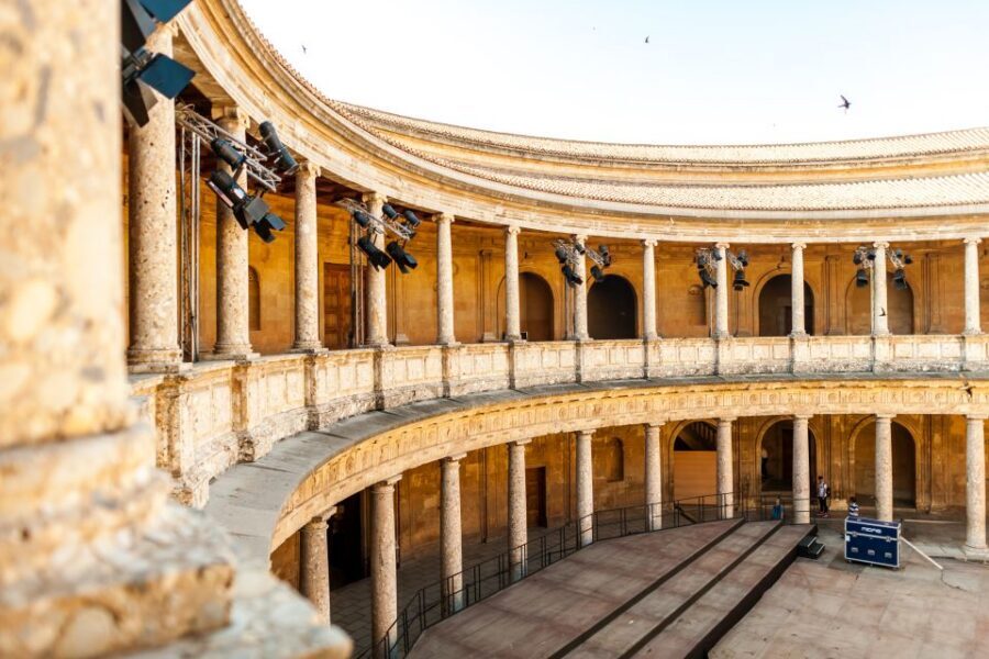 Granada: Alhambra and Generalife Garden Ticket & Guided Tour - Palace of Carlos V: 15 minutes that explain a whole style shift