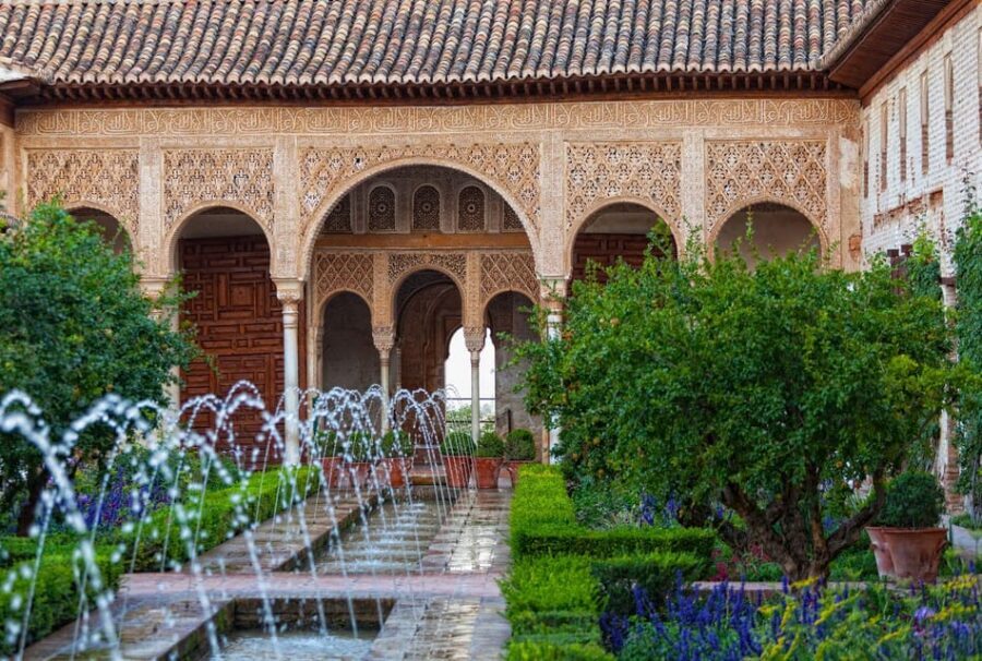 Granada: Alhambra and Generalife Garden Ticket & Guided Tour - Who this tour suits best (and who should reconsider)