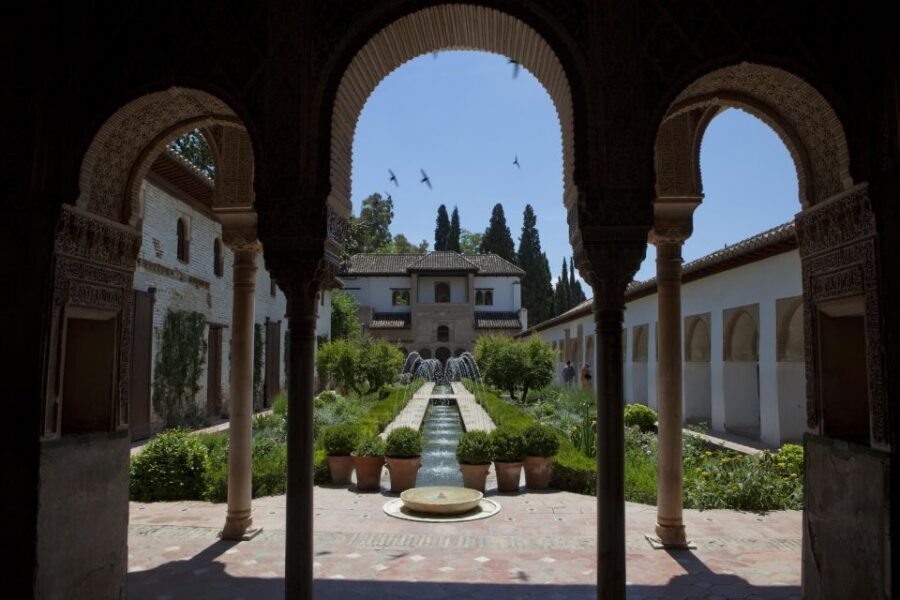 Granada Alhambra and Generalife Gardens Experience Tour - The big planning issue: Nasrid Palaces are not included