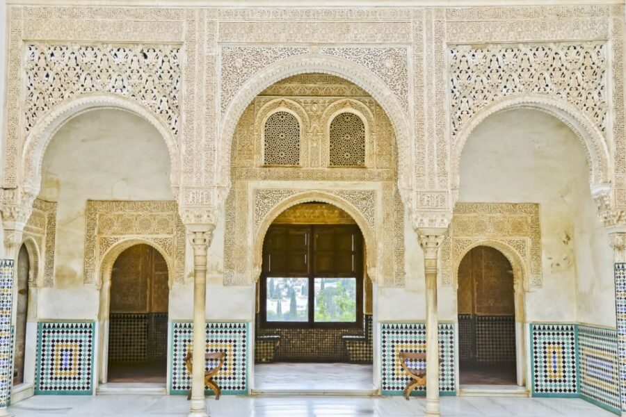 Granada: Alhambra and Generalife Private Fast-Track Tour - What’s included in your fast-track ticket (and what that means for your time)