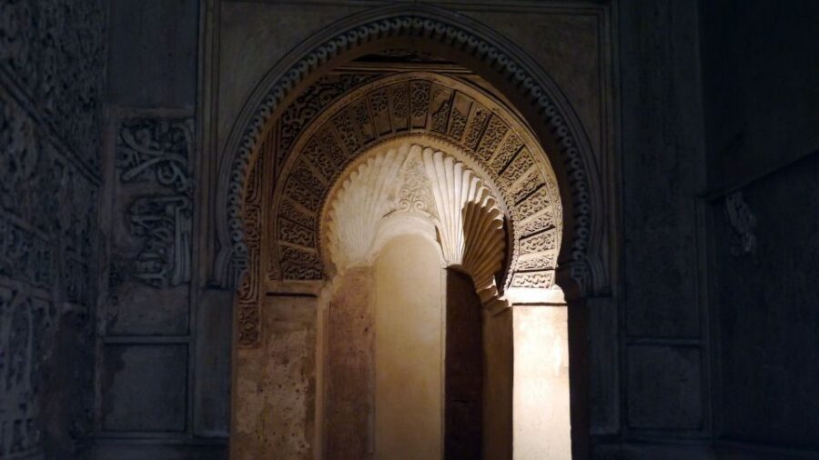 Granada: Alhambra and Generalife Private Fast-Track Tour - Practical details you’ll feel on the ground