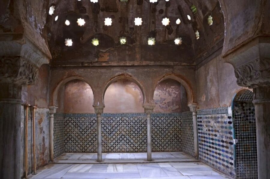 Granada: Alhambra and Nasrid Palaces Private Tour - Key things I think you’ll care about most