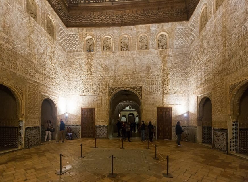 Granada: Alhambra and Nasrid Palaces Private Tour - Palace of Charles V: the European interruption inside the Alhambra
