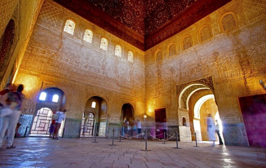Granada: Alhambra and Nasrid Palaces Private Tour - Price and value: what $330 buys you (and who it’s for)
