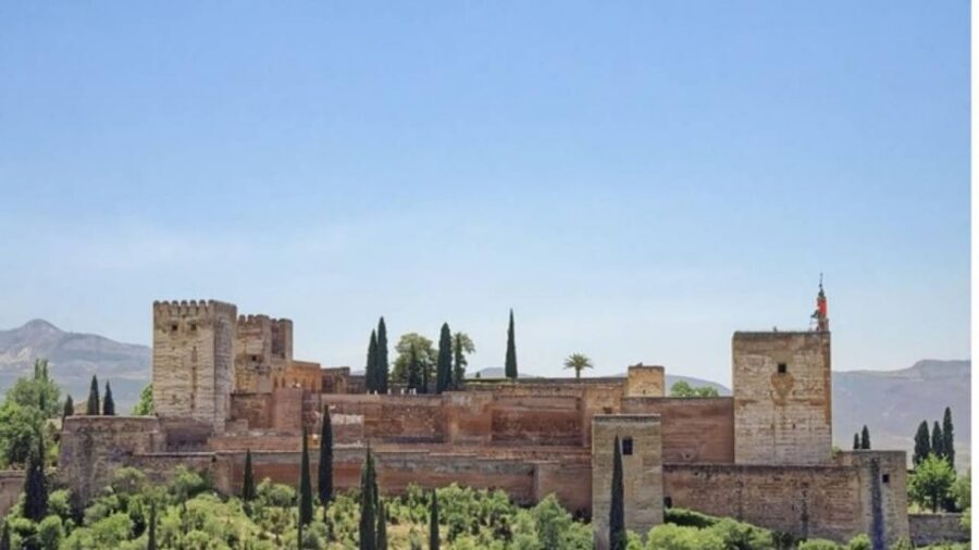 Granada: Alhambra and Nasrid Palaces Tour without Tickets - Value and pricing: what you pay, and what you should expect