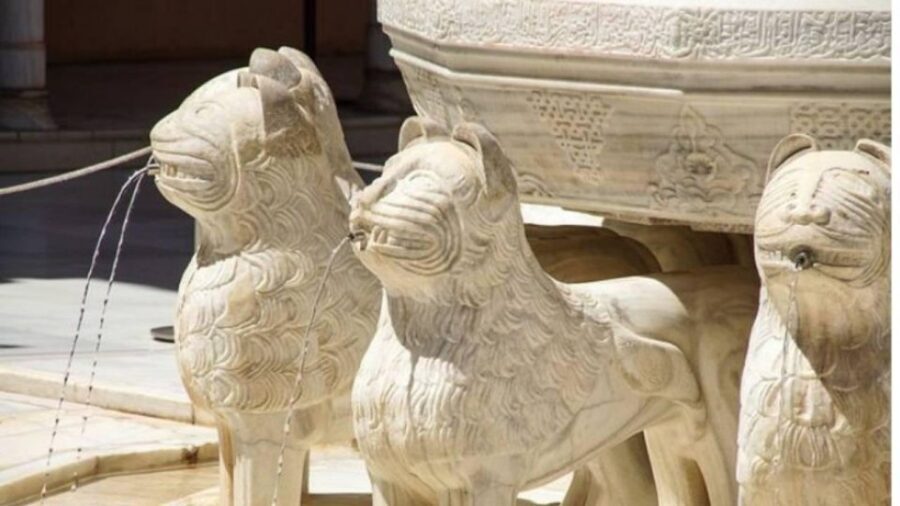 Granada: Alhambra and Nasrid Palaces Tour without Tickets - Meeting point: where to find the guide fast