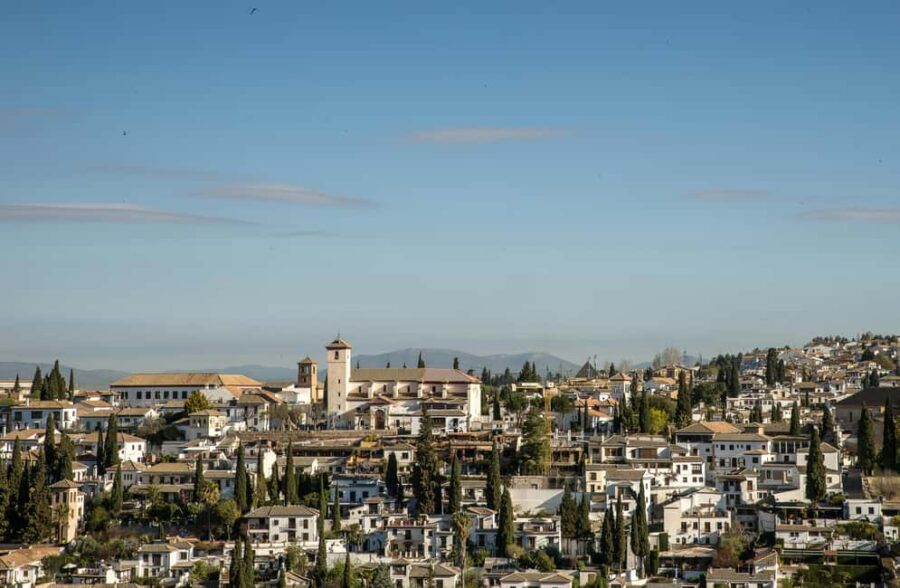 Granada: Alhambra, Cathedral, Royal Chapel and Albayzin tour - Who should book this Granada combo tour