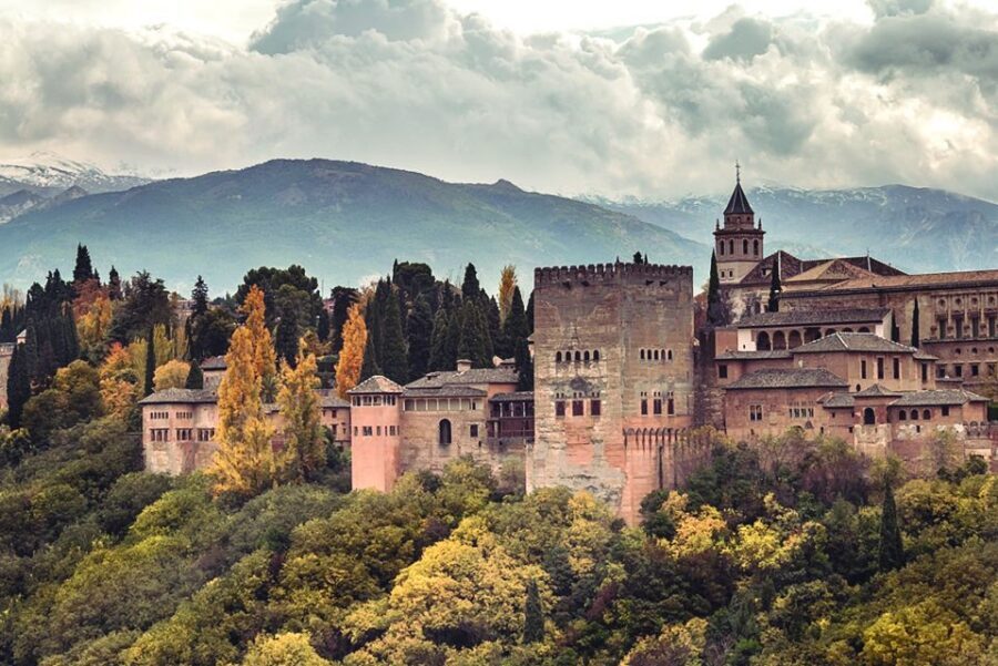 Granada: Alhambra, Cathedral, Royal Chapel and Albayzin tour - Alhambra: Nasrid Palaces, Alcazaba, and Generalife without rushing