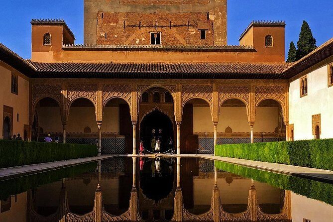 Granada: Alhambra Comlex + Nasrid Palaces + Alcazaba Guided Tour - Alcazaba fortress: the “walk it off” part with big payoff