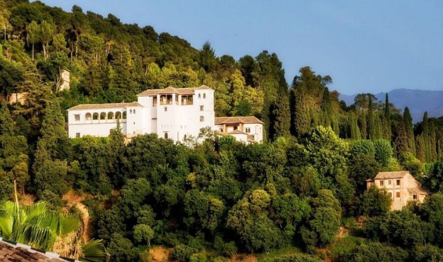 Granada: Alhambra Gardens, Generalife & Alcazaba Guided Tour - Should you book? My decision guide
