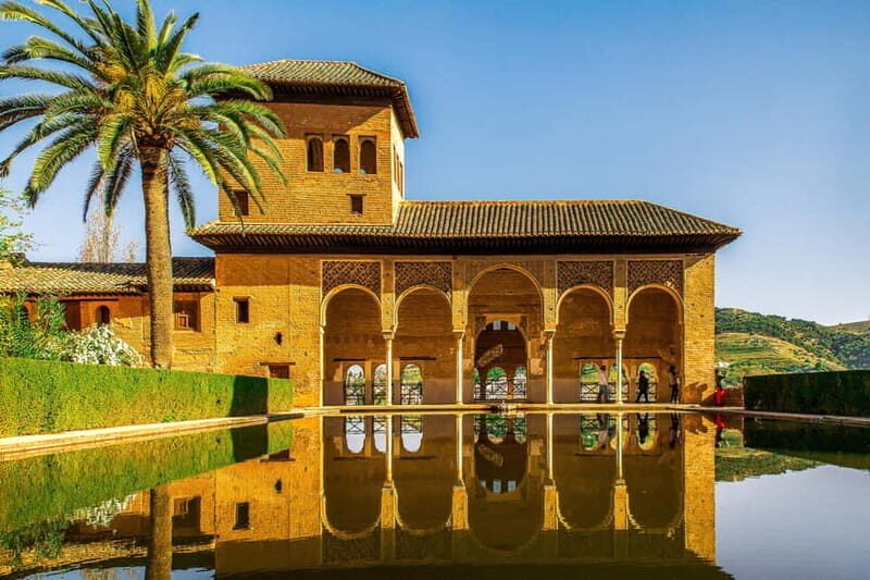 Granada: Alhambra, Generalife & Nasrid Palaces Guided Tour - Puerta del Vino and El Partal: Quick Stops, Big Payoffs