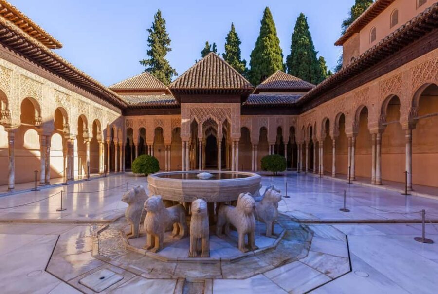 Granada: Alhambra Guided Tour with Nasrid Palaces & Gardens - The 3-hour Alhambra loop that actually fits a day