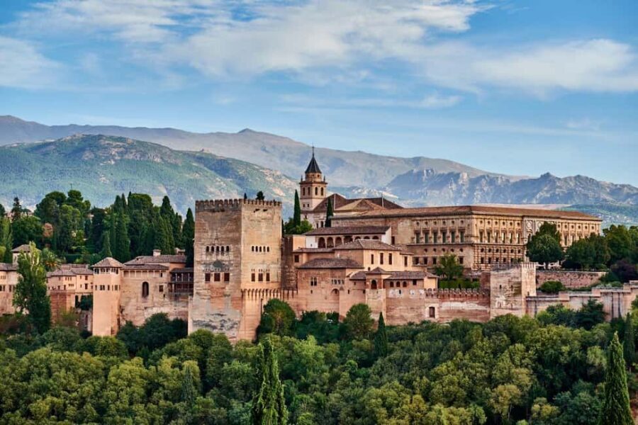 Granada: Alhambra Guided Tour with Nasrid Palaces & Gardens - Start Smart: Timing, Entry Rules, and What to Bring