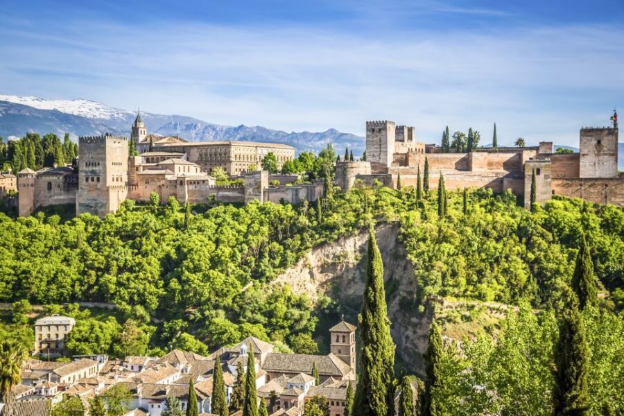 Granada: Alhambra, Nasrid, and Generalife Private Tour - Why this Alhambra tour feels different from a rushed visit
