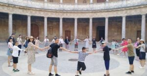 Granada: Alhambra, Nasrid Palaces, & Generalife Guided Tour - How the meeting point works (and how to avoid the first headache)