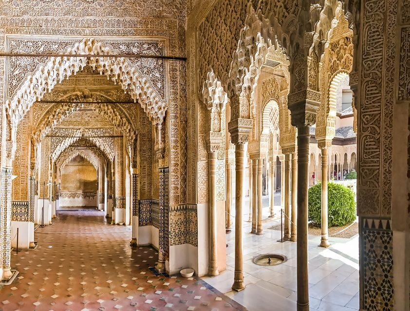 Granada: Alhambra & Nasrid Palaces Tour with Tickets - Key highlights that make this tour worth it