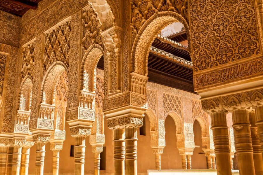 Granada: Alhambra & Nasrid Palaces Tour with Tickets - How the Small-Group Pace Helps You Really See It