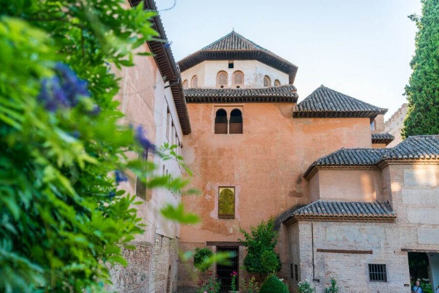 Granada: Alhambra Ticket and Guided Tour with Nasrid Palaces - FAQ