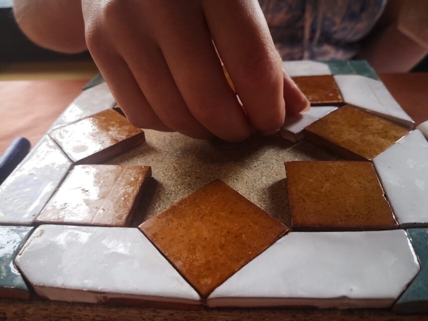 Granada: "Alhambra´s Craft Workshop" - Stucco carving in the direct technique tradition