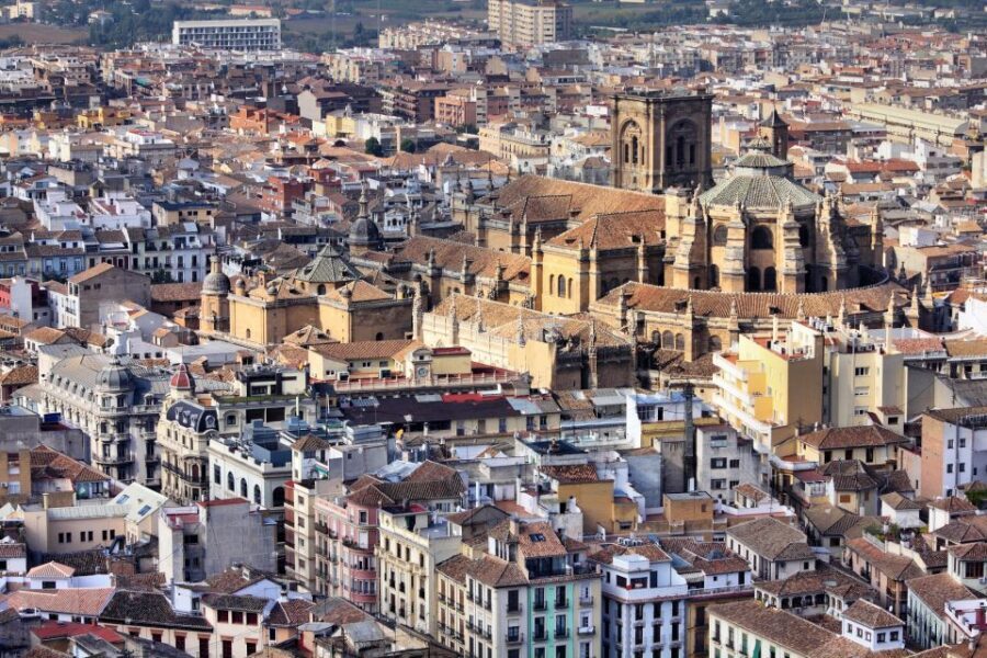 Granada: Cathedral and Royal Chapel Guided Tour with Tickets - Tips to Get the Most From It