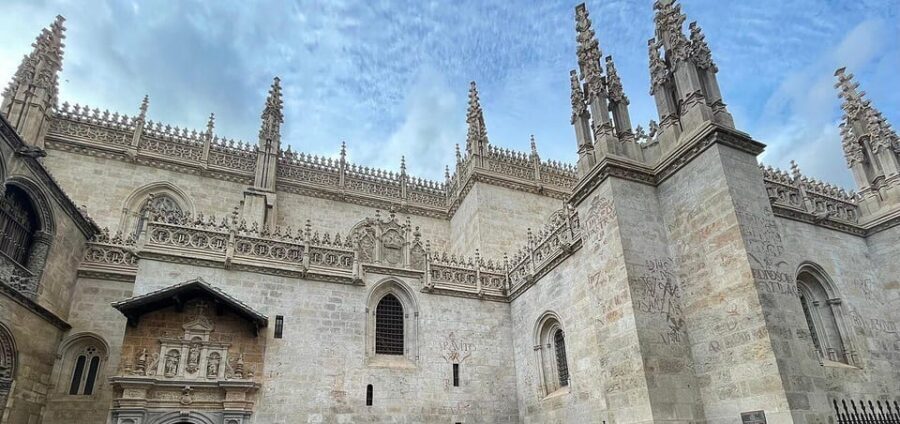 Granada: Cathedral and Royal Chapel Private tour with ticket - Royal Chapel: the mausoleum of Ferdinand and Isabella