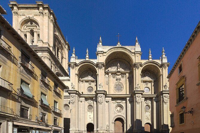 Granada: Cathedral and Royal Chapel Private tour with tickets - Plaza Nueva first: a quick way to get your bearings